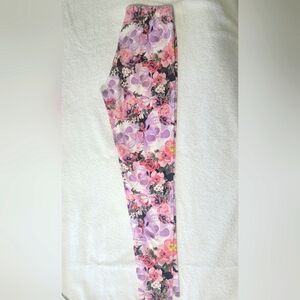 Floral Print With Skulls Leggings